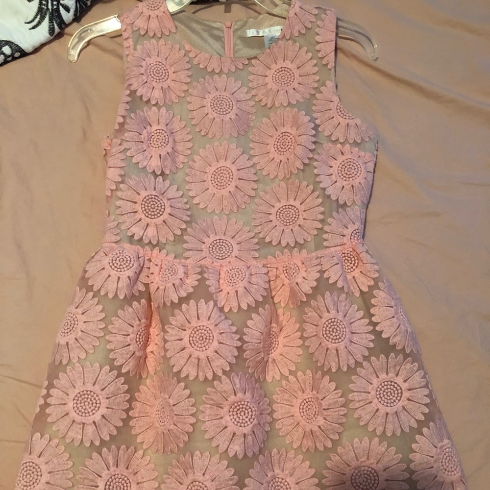Beautiful pink flowery dress, Size Small
